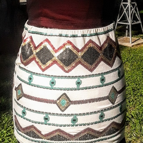 🌻🌻 Wallflower mini skirt 🌼 - Picture 1 of 4